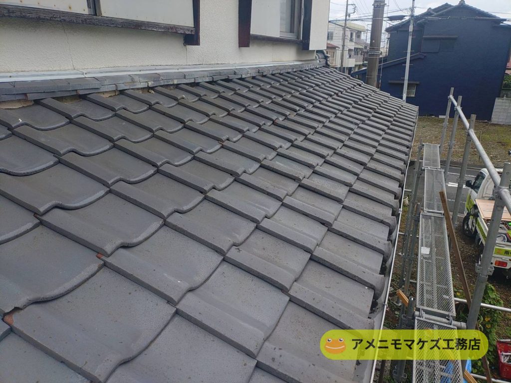 八王子市の雨漏り修理で防水シート施工後に瓦を戻した施工完了写真