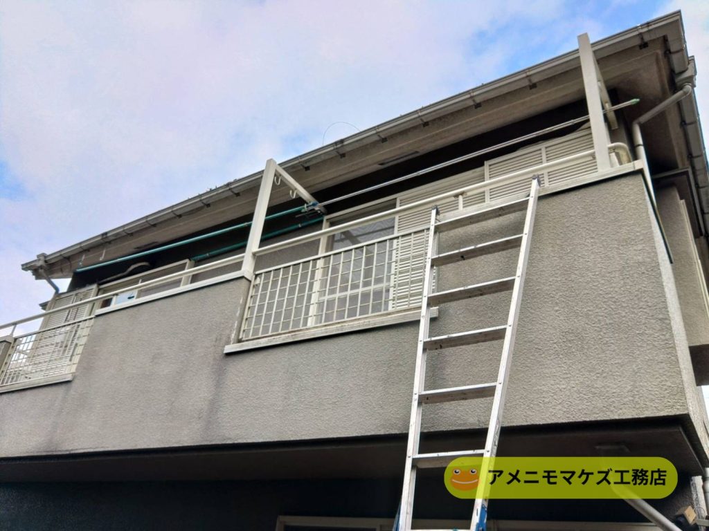 八王子市で増加している屋根修理の訪問販売トラブルをイメージした住宅外観